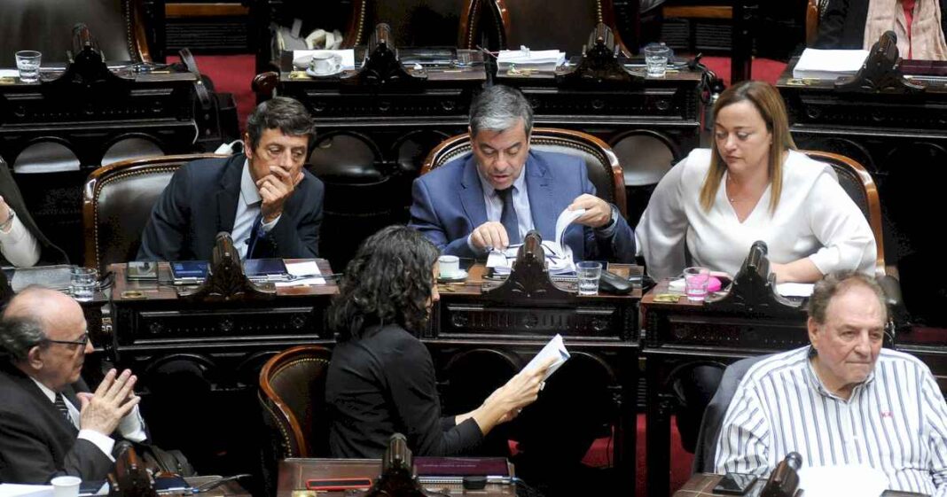 oficializado-el-veto-total-de-milei-a-la-suba-de-las-jubilaciones,-la-oposicion-duda-si-tendra-los-votos-para-insistir-con-la-ley