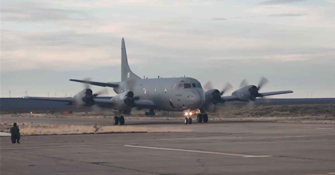 ya-esta-en-el-pais-el-primer-avion-que-compro-milei-para-vigilar-el-mar-argentino-y-detectar-submarinos