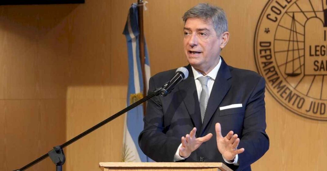 en-tribunales-esperan-un-acuerdo-entre-jorge-macri-y-luis-caputo-por-la-coparticipacion-mientras-circulan-versiones-sobre-la-ampliacion-de-la-corte