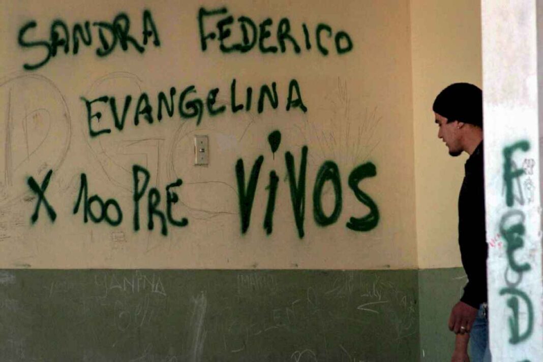 en-memoria-de-las-victimas-del-primer-tiroteo-masivo-en-una-escuela-argentina