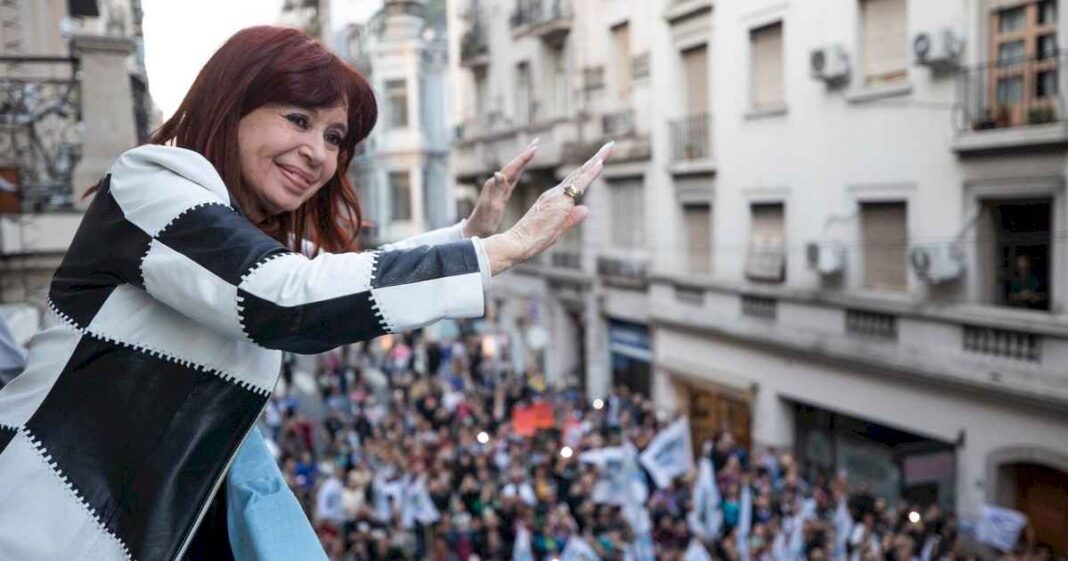 «unidad-pero-no-hasta-que-duela»:-cristina-pone-condiciones-para-2025-y-no-descarta-ser-candidata