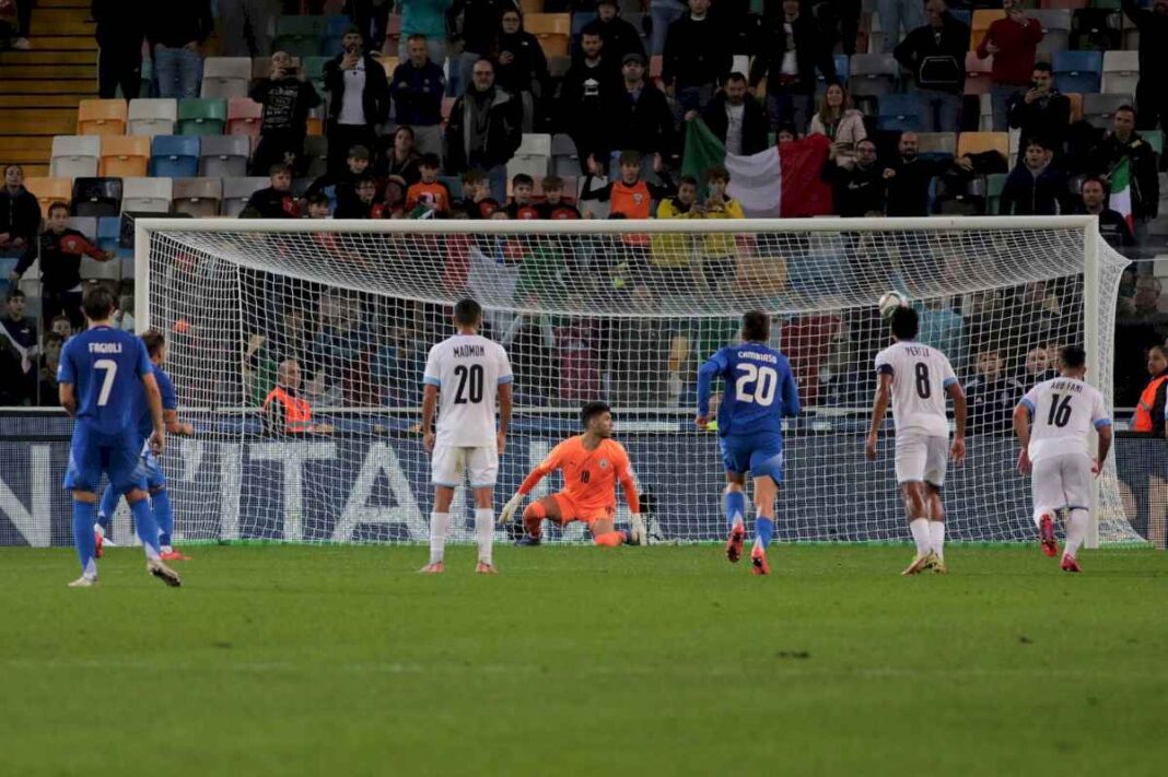 nations-league:-con-un-gol-de-mateo-retegui,-italia-le-gano-a-israel-el-partido-del-miedo,-en-el-debut-de-un-apellido-historico