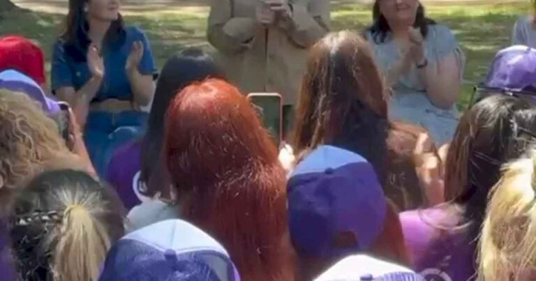 cristina-kirchner:-«como-no-se-bancan-que-una-mujer-tenga-razon-y-no-me-pueden-dar-una-pina,-hacen-lo-que-hicieron-hoy-en-comodoro-py»