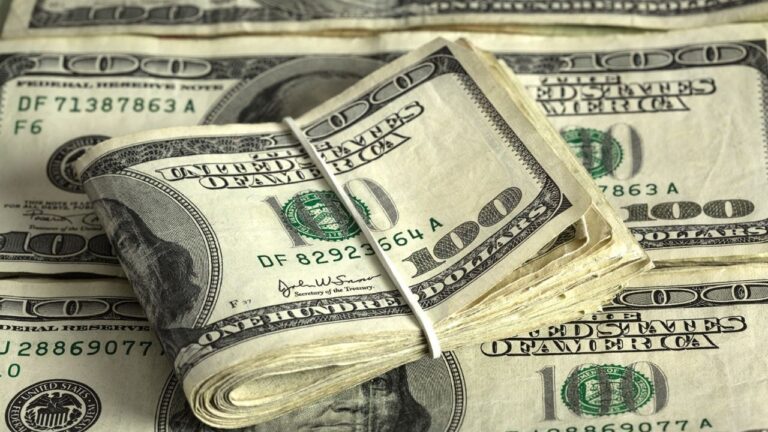 Dólar: a cuánto cotiza este lunes 13 de enero
