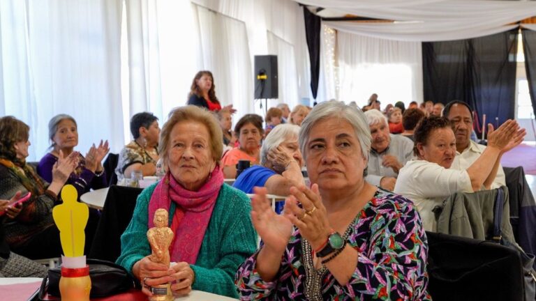 Othar acompañó el cierre de las colonias de verano para adultos mayores