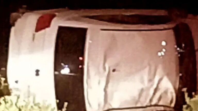 Río Negro: un nene de 12 años le sacó el auto a sus padres y volcó en la ruta