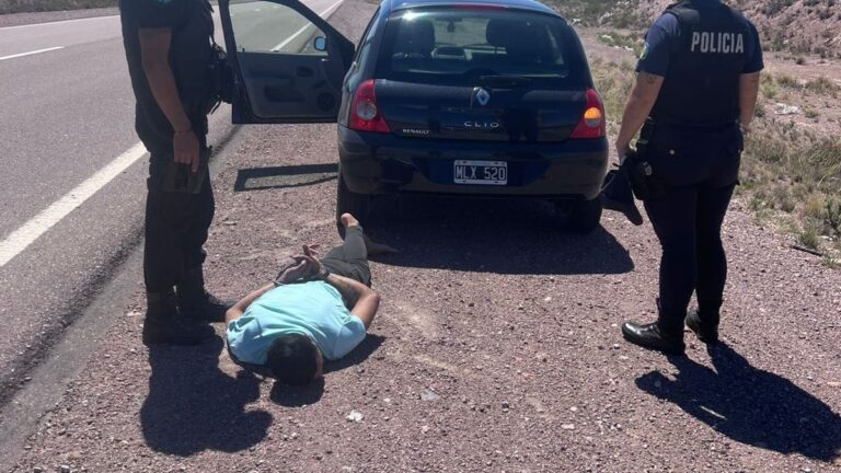 Auto robado en San Julián fue interceptado en Arroyo Verde