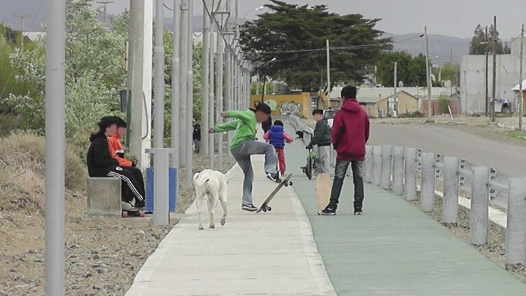Viernes con cielo algo nublado y máxima de 23C