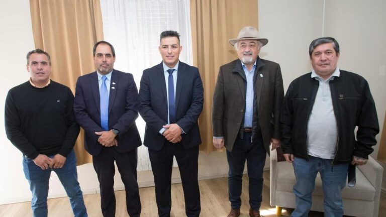 Othar acompañó a Balochi en la apertura de Sarmiento