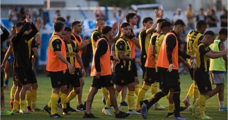 La bronca de Peñarol por los precios que puso Vélez para las entradas populares