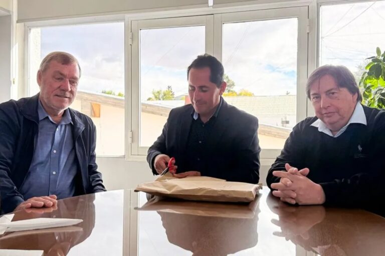 Tres empresas se disputan la terminación de la obra sobre el río Curí Leuvú