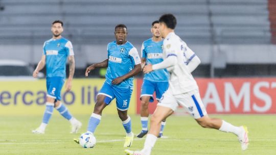 Copa Libertadores 2025: Vélez Sarsfield no pudo y perdió 2 a 1 frente a San Antonio Bulo Bulo