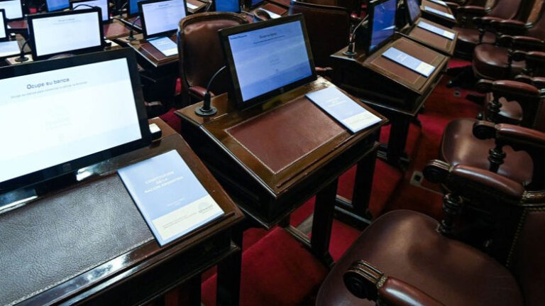 Ficha Limpia sigue en espera