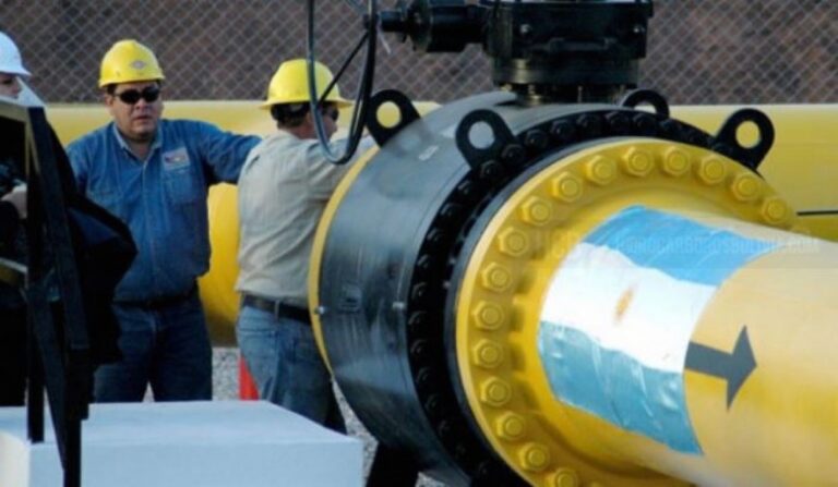 Tres petroleras argentinas ya exportan gas de Vaca Muerta a Brasil vía Bolivia