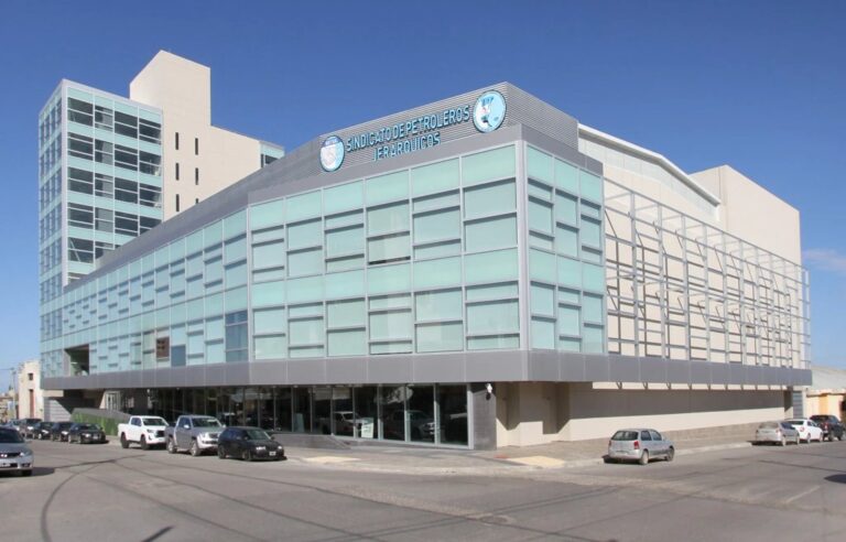 Jerárquicos petroleros avanzan en la adquisición de la clínica Penta