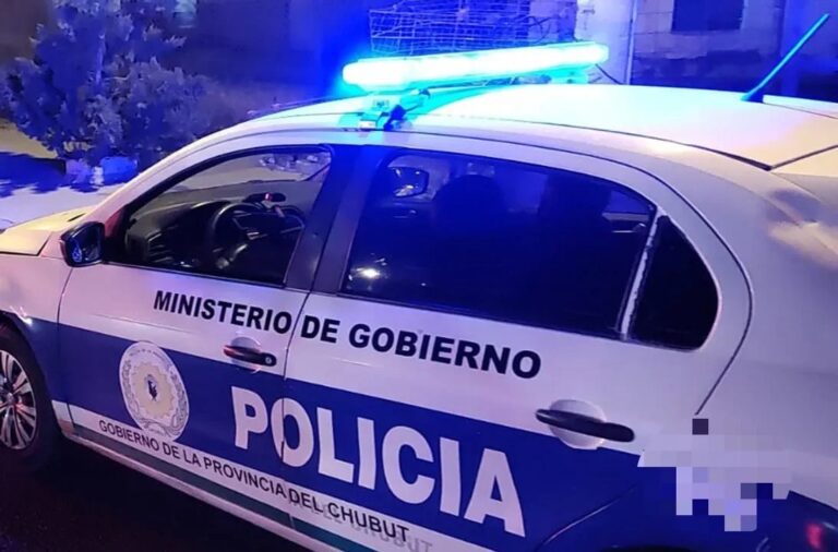 Fue a dejar a sus hijos a la escuela, volvió y sorprendió a su vecino dentro de su casa: «Me dijo…»