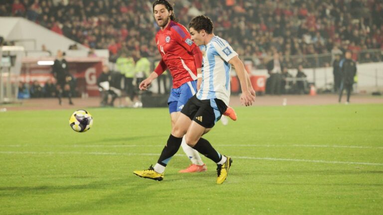El golazo de Julián Álvarez para el 1-0 de Argentina ante Chile