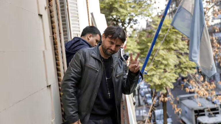 Juan Grabois fue liberado tras pasar 12 horas en detención