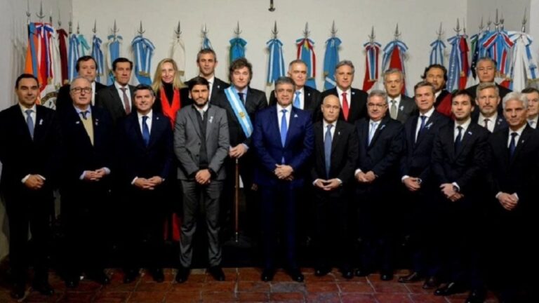 Javier Milei designó a los integrantes del Consejo de Mayo ante la falta de propuestas