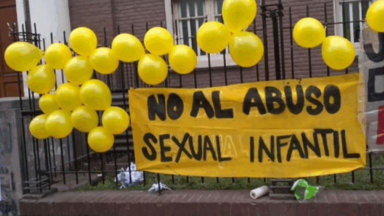 El tribunal del juicio declaró culpable a un joven acusado de dos hechos de abuso