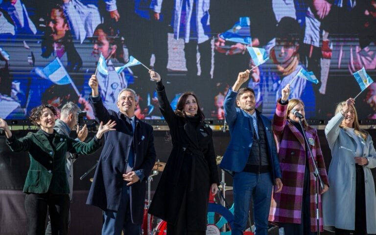 Pullaro reclamó «los recursos del interior» en el festejo por el Día de la Bandera