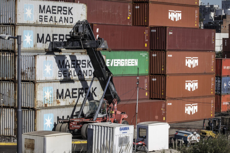 Reconvertirse en qué? En importadores