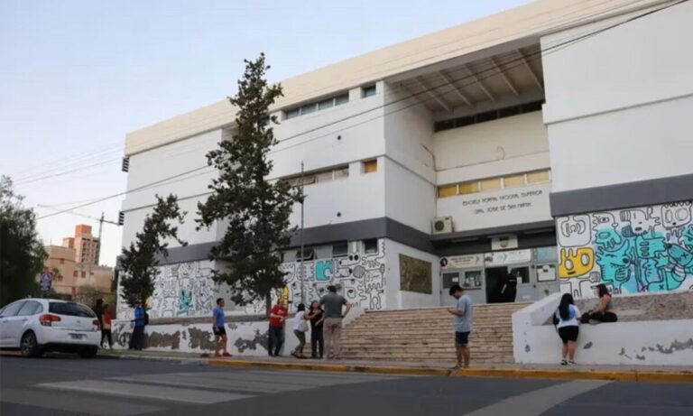 Frío extremo en Neuquén: suspenden las clases en varias localidades por la ola polar