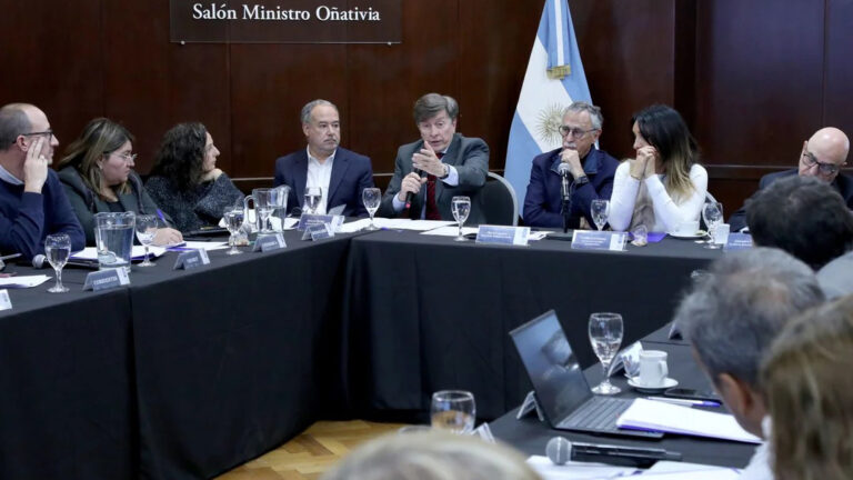 Renuncias en el gobierno de Milei