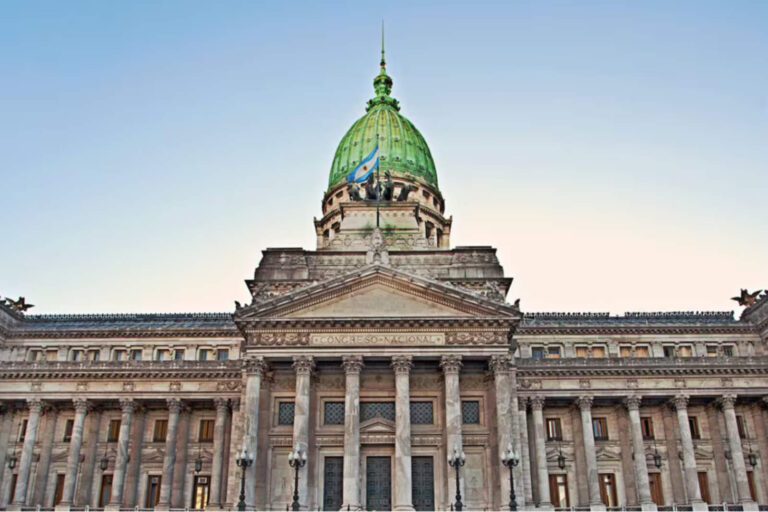 La oposición arriesga casi todas sus bancas en las próximas elecciones legislativas