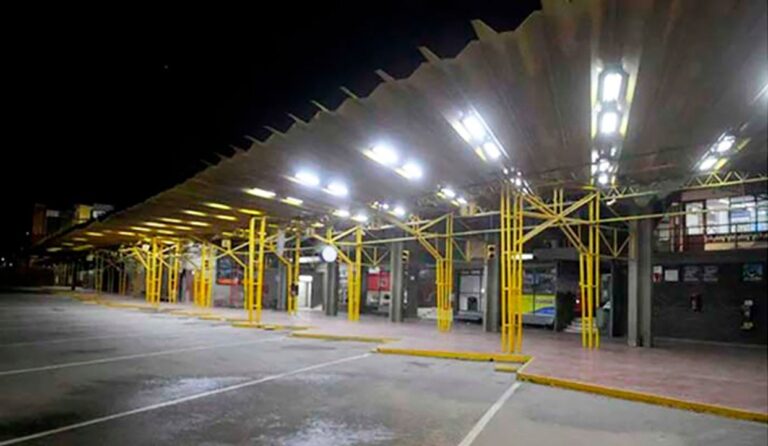 Viajaba a la Patagonia en colectivo y murió tras descompensarse en una terminal de La Pampa