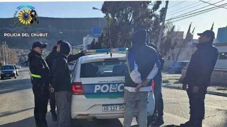 Detuvieron a tres ladrones que asaltaron a un hombre en Km 3
