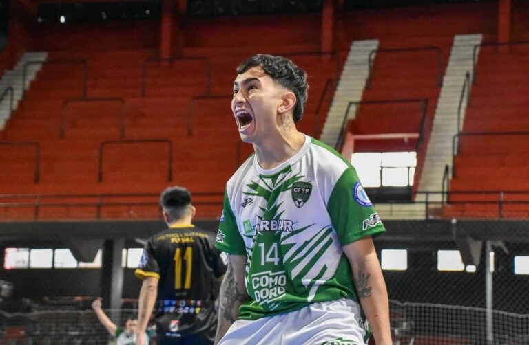 Comodoro se recuperó con una contundente goleada ante Metropolitana y sueña con los cuartos de final