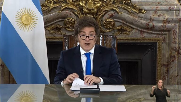 El veto, a todo o nada: Javier Milei arriesga el pilar fiscal, debilitado en el Congreso y con las urnas a la vista