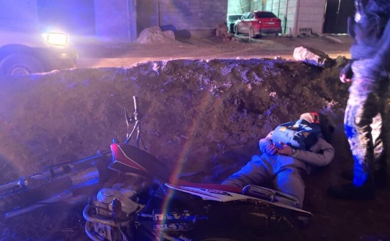 Un joven en moto fue detenido tras evadir un operativo policial en una localidad de Chubut
