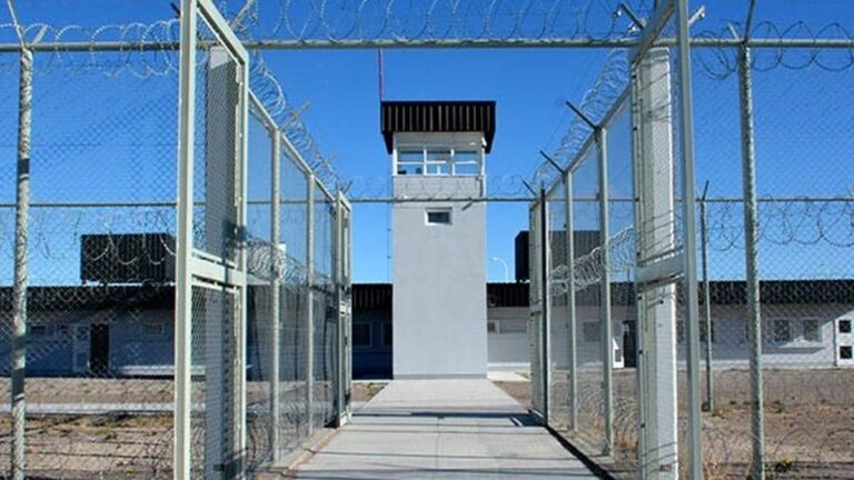 Un preso se prendió fuego y está grave