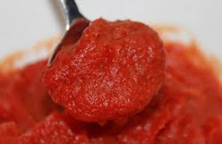La ANMAT recomienda no consumir un lote de tomate triturado Marolio, tras detectar la presencia de gusanos