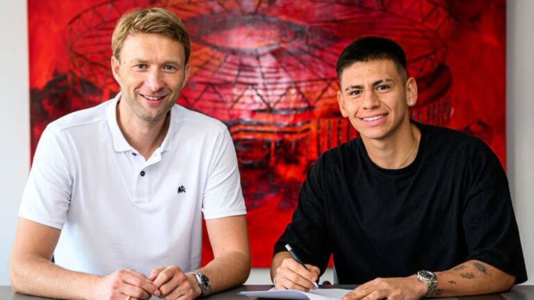 Diablito Echeverri fue presentado como nuevo refuerzo del Bayer Leverkusen