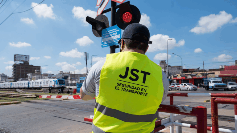 Incertidumbre y angustia: 281 familias de la Junta de Seguridad en el Transporte sin sueldo ni respuestas