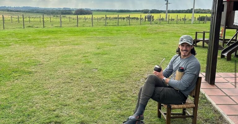 El gesto solidario de Cavani y la sentencia de su amigo influencer: «Representa lo mejor de Uruguay»
