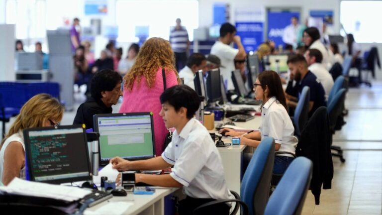 Una provincia patagónica lidera el ranking de empleados públicos: qué lugar ocupa Chubut a nivel nacional