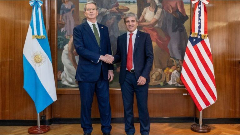 Luis Caputo celebró el apoyo del Tesoro de EEUU: «Empieza una nueva era»