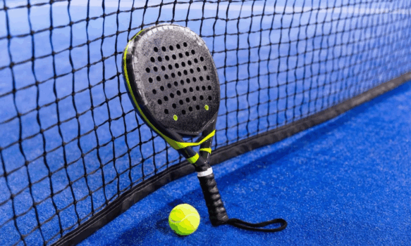 Por incumplir con la cuota alimentaria, no pudo ingresar a un complejo deportivo para jugar al pádel