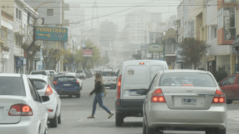 Alerta naranja por fuertes vientos: ráfagas de hasta 120 km/h
