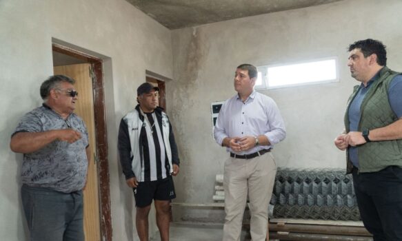Biss visitó el Club Juventus durante una recorrida por las obras de mejora en la institución deportiva