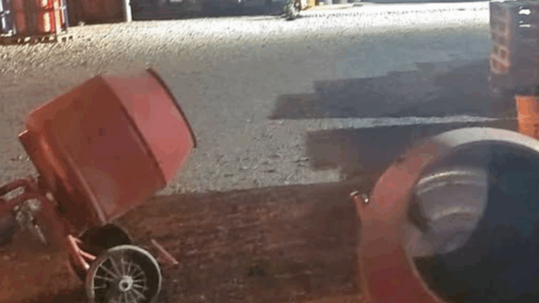 Intentaban robar hormigoneras en un predio de avenida Yrigoyen