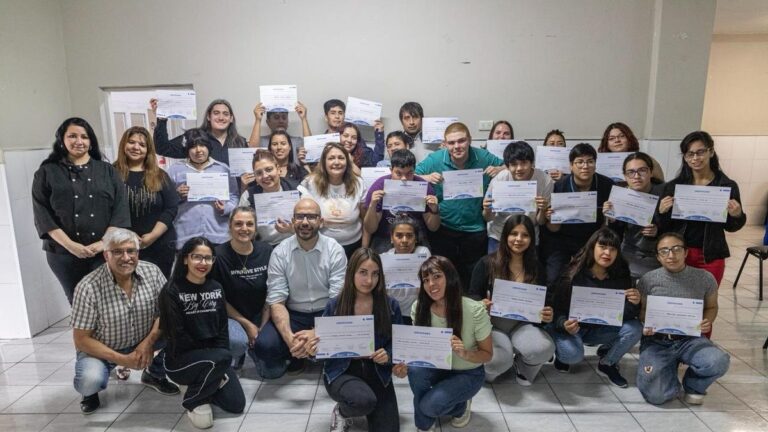 Cuarenta egresados en la formación de pasteleros