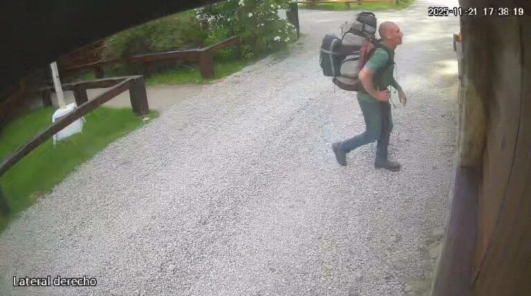 Difundieron nuevas imágenes del hombre que desapareció hace un mes en un cerro de la Patagonia