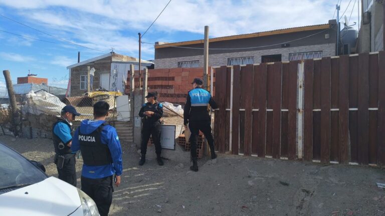 Golpe a la venta ilegal de pirotecnia: ocho allanamientos en distintos barrios