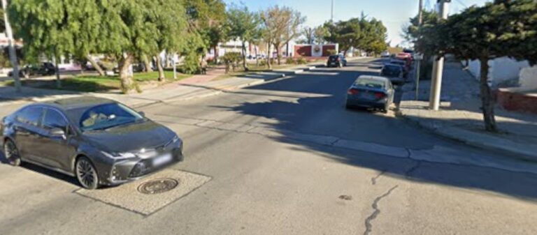 Un auto atropelló a un jubilado en Comodoro y le provocó graves heridas en la cabeza