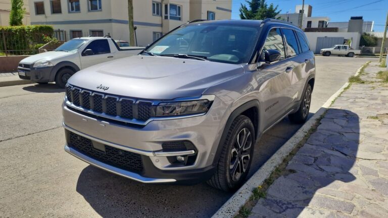 Compraron un vehículo, les entregaron otro y llevan un año de reclamos